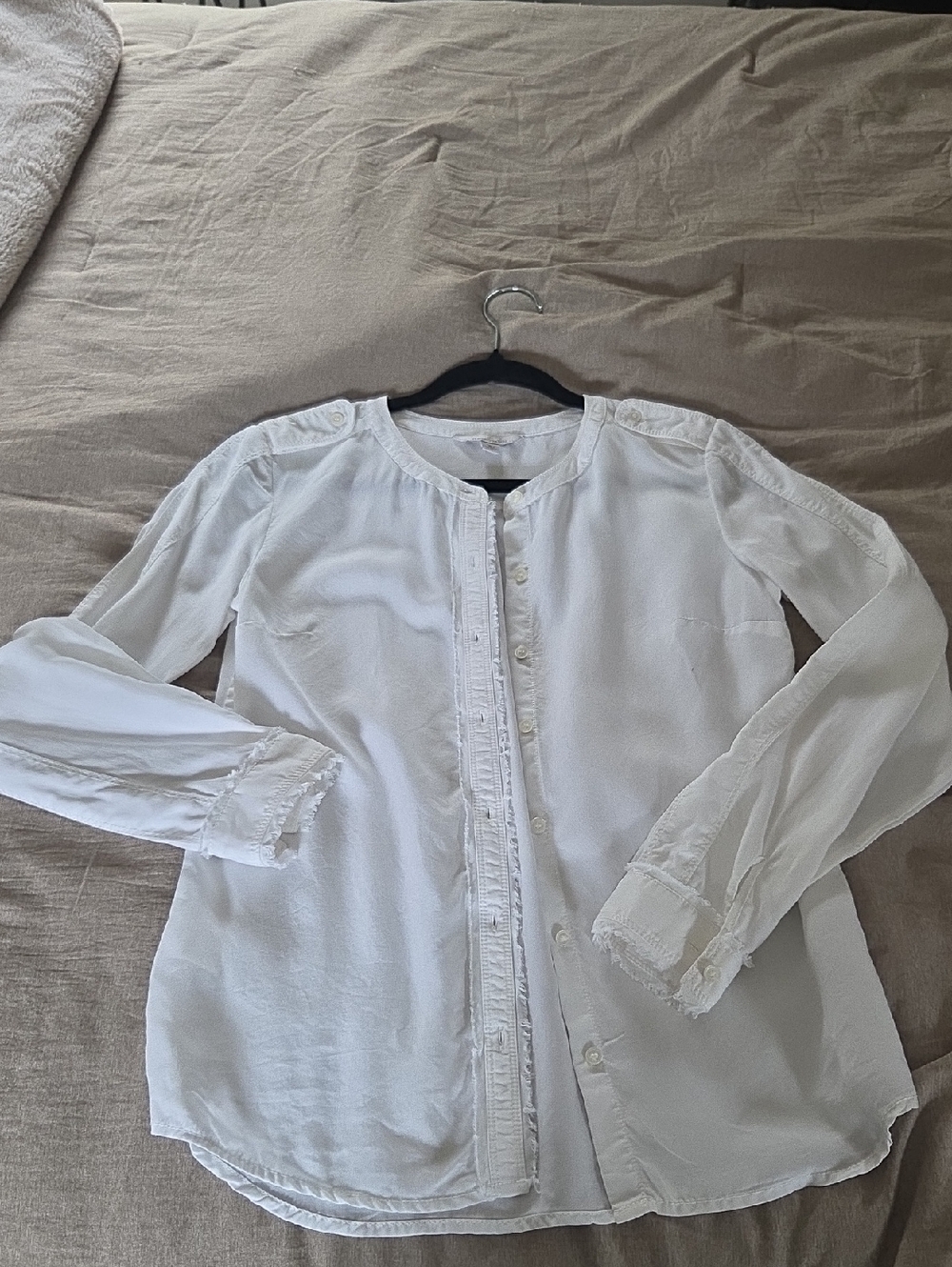 Signature White Long-Sleeve Beautiful Detailed Button Front Blouse